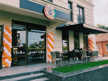 The first coffee shop Traveler's Coffee in Vladika